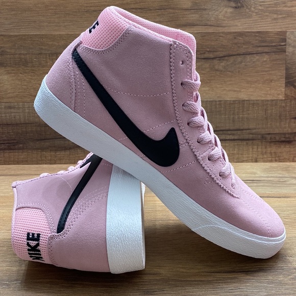 Nike Shoes - NIKE BRUIN HI